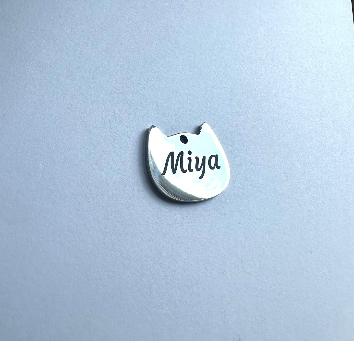 Personalisierte Katzenmarke aus Edelstahl – Sicherheit trifft Stil für Samtpfoten - Display Schutz24